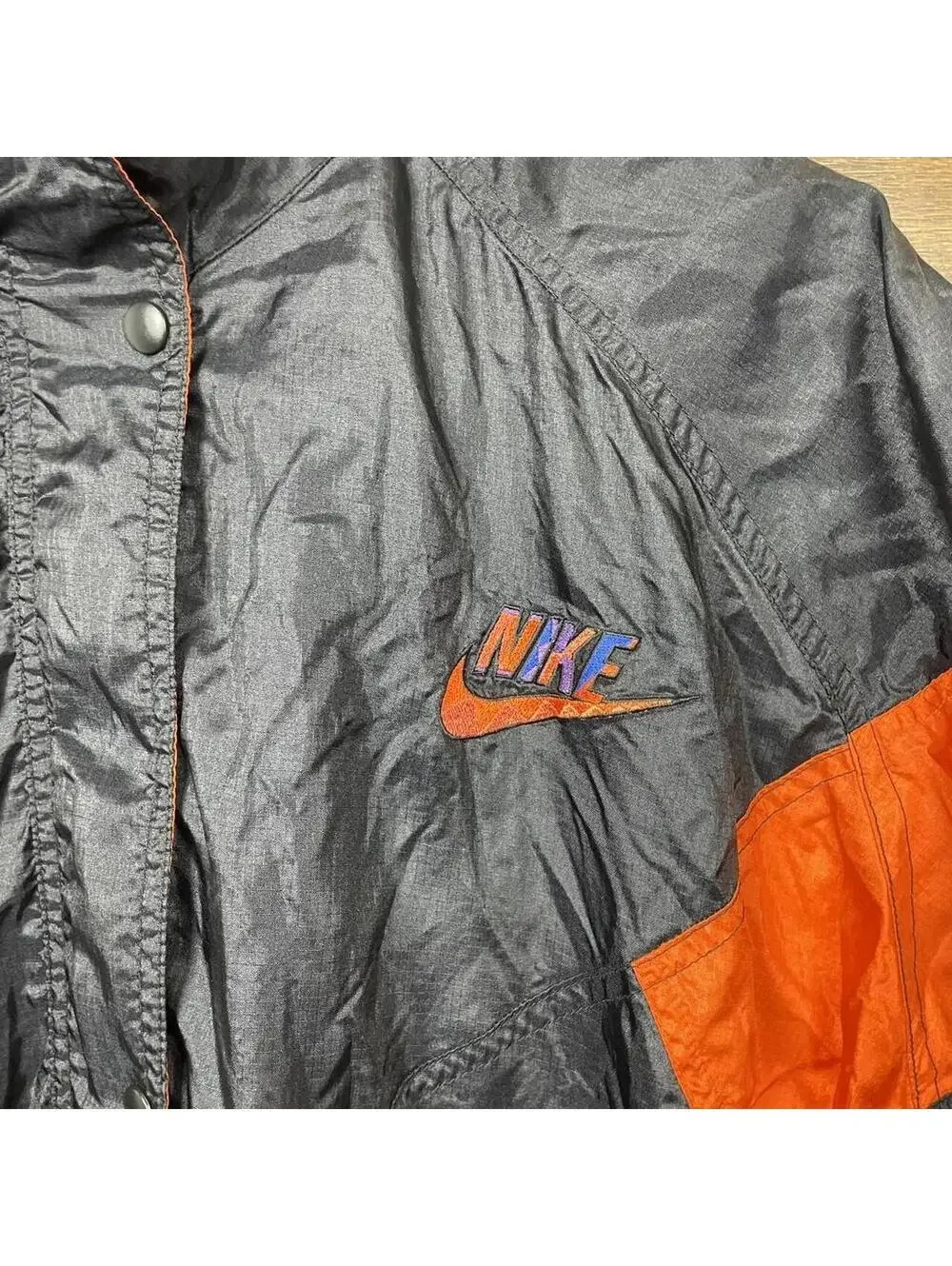 Vintage 90s Nike Women’s Aztec Windbreaker Jacket Size Medium